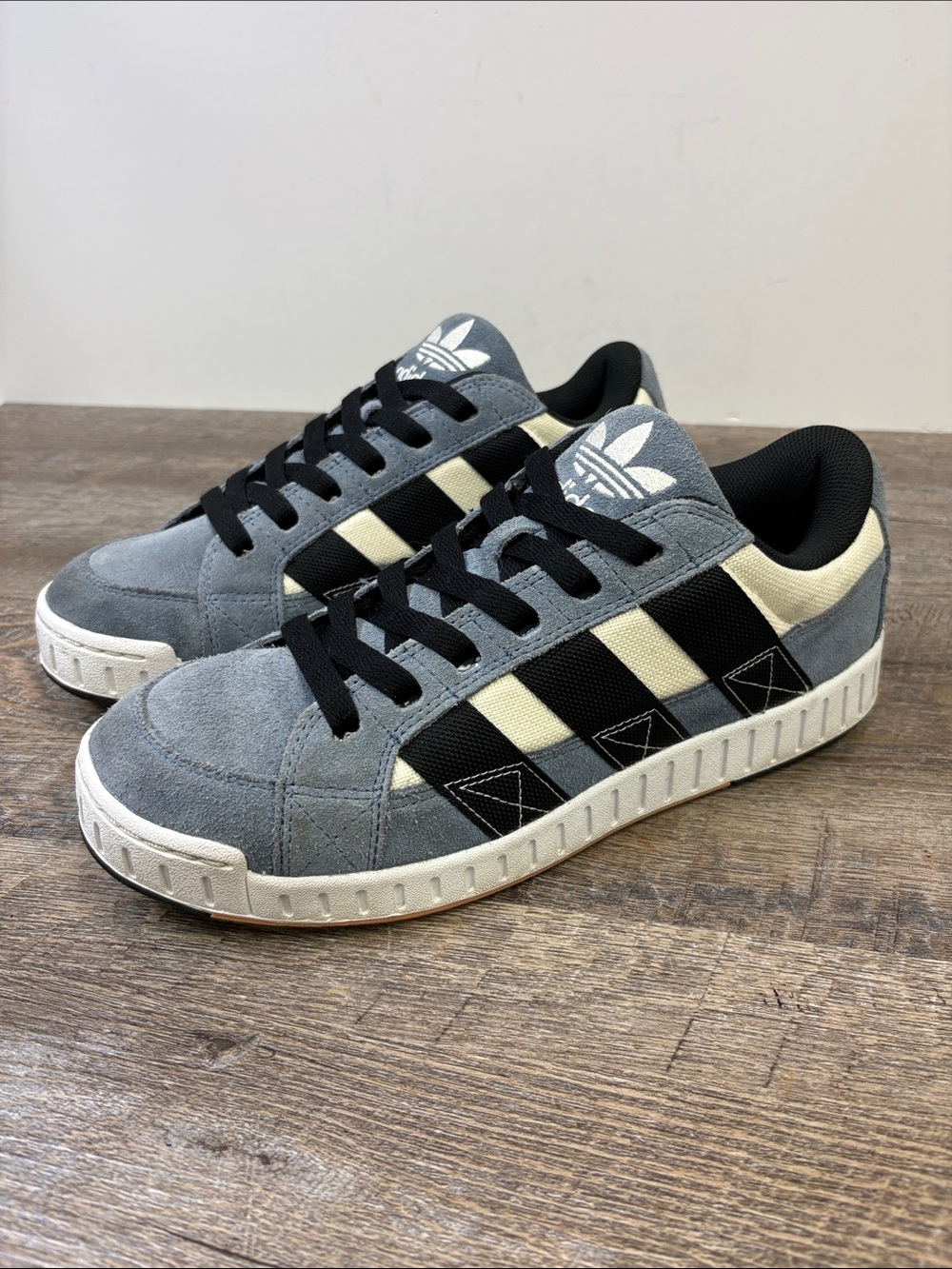 Adidas Originals Low-Top Suede Sneakers Gray Black Cream Men’s Size 9.5